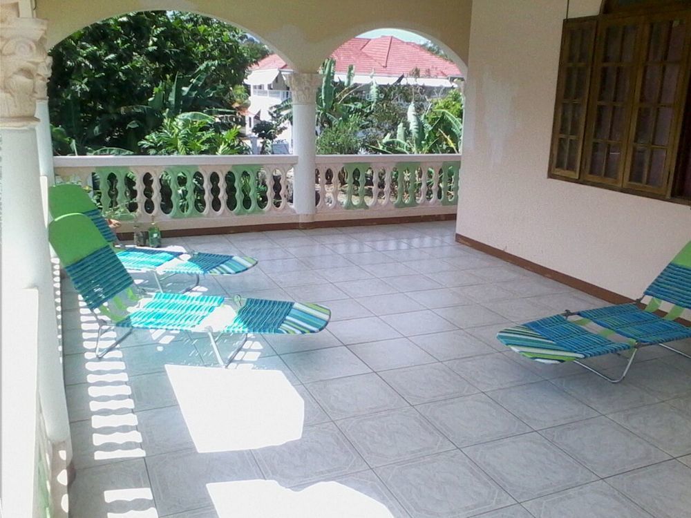 Dolphin Bay Yoga Guest House Drapers Exterior photo